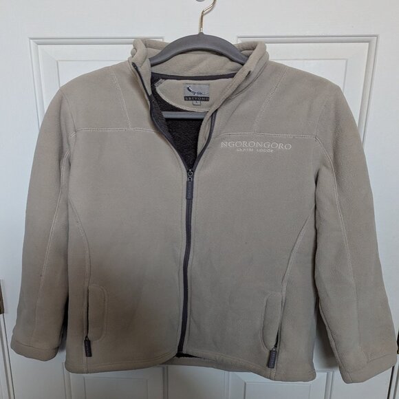 AND BEYOND NGORONGORO CRATER LODGE Fleece Fuzzy Lining Zip Jacket Tan L ~ 4470 - Picture 1 of 6